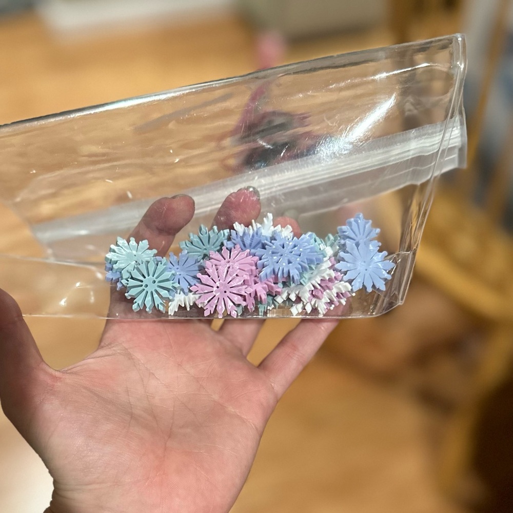 Frozen Snowflake Buttons